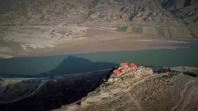 中國的「1號公路」!串聯陝西無數絕美風光,獨覽黃土高坡美景!
