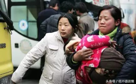 離婚三年,女子帶兒子去醫院,偶遇前夫,兒子說一話,前夫淚目