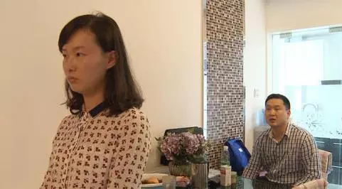 婚後半年丈夫沒交工資,在他手機里看到條簡訊,我瞞著他取出彩禮