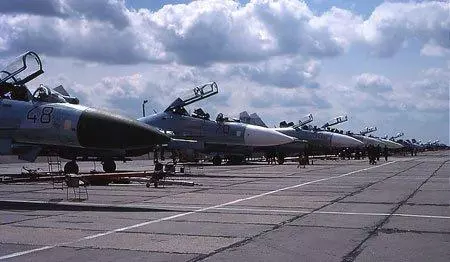 不打敘利亞了?美軍拉攏29國集結60餘架戰機待命,俄進入一級戰備