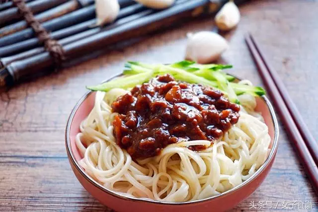 今天就為大家推薦十種經典麵條,為您在寒冷的冬季帶來一絲絲暖意