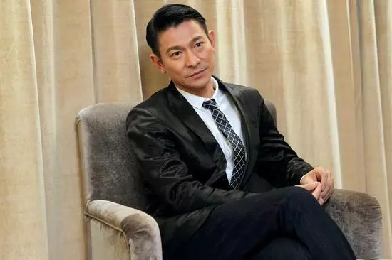 她年近70歲「子女各自享福」都不管她!劉德華得知後霸氣喊:我養妳一輩子!