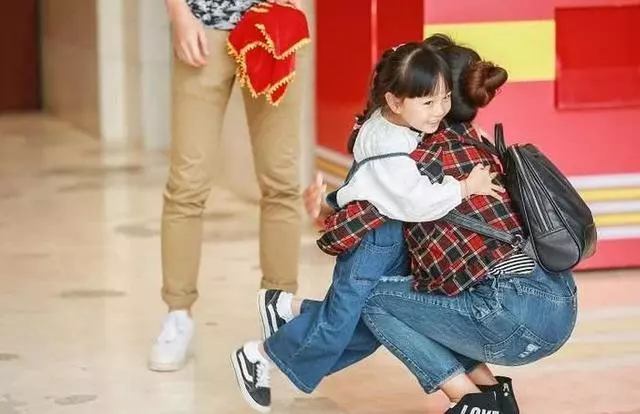 「爸爸去哪兒」有三對假父女,有一位真娶了孩子媽,你發現了嗎