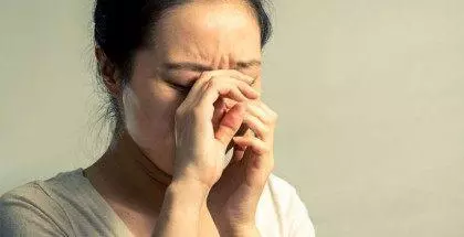 父母離婚,我選擇跟再婚的父親,聽到他打電話,我做了個決定
