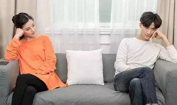 家裡的錢交給婆婆保管,三年後我要回,到銀行一查想打自己巴掌