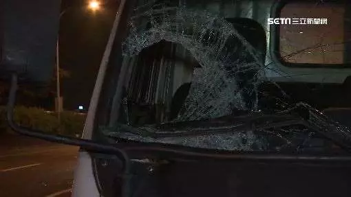 電動車逆向闖國道!男頭插玻璃遭輾亡