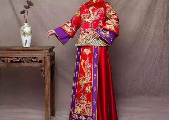 心理學:四件新娘服,你最想穿哪件?測你忘不了的人是誰?