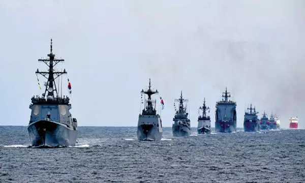 美核航母與俄巨艦正面相遇,19艘戰艦齊聚亞洲,多國態度明確