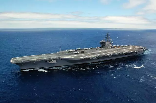 一聲令下!美集結32國5萬大軍沖向俄家門口,普京:出動核力量