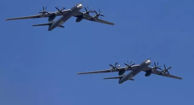 一聲令下!美集結32國5萬大軍沖向俄家門口,普京:出動核力量