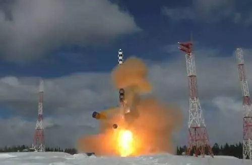 一聲令下!美集結32國5萬大軍沖向俄家門口,普京:出動核力量