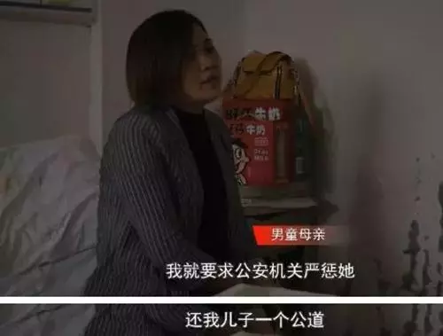 (氣憤!5歲男童熟睡中竟被爸爸懷孕女友毒打,鎚子猛擊,傷口深見頭骨!)