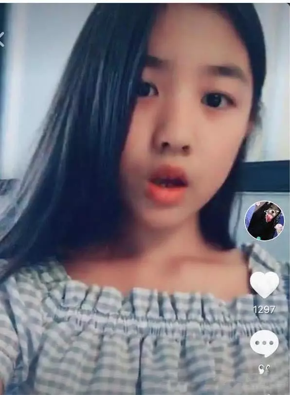 章子怡大女兒小蘋果近照曝光!紫色頭髮配大濃妝,變化太大不敢認