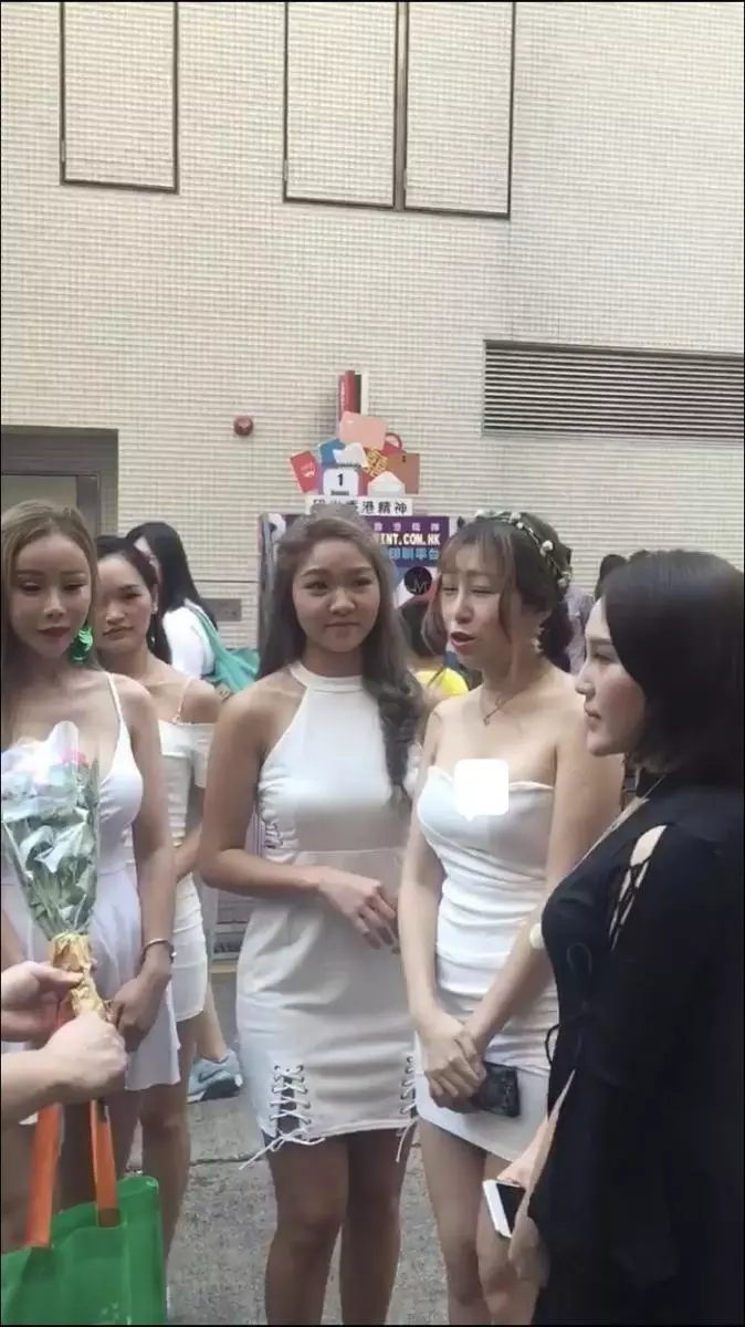 大叔求婚小模…遭嗆「先交出豪宅」!影片流出 網全驚嚇:本人長這樣?
