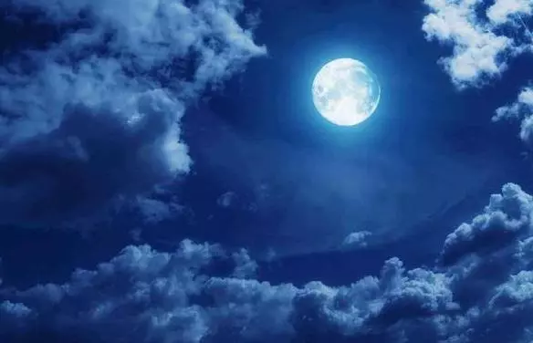 心理學:哪個月圓之夜你最喜歡?測你的另一半會不會害怕失去你