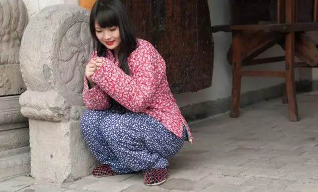 為撫養女棄嬰她一輩子未嫁,受盡羞辱,多年後女兒讓她雙喜臨門