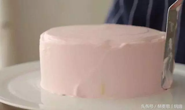 只要「卷一卷」,馬上粉嫩爆棚!教你卷出一個櫻桃奶油豎層蛋糕