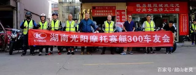 如果你愛一個男人,請給他一台摩托車,反之也可,最好是大排