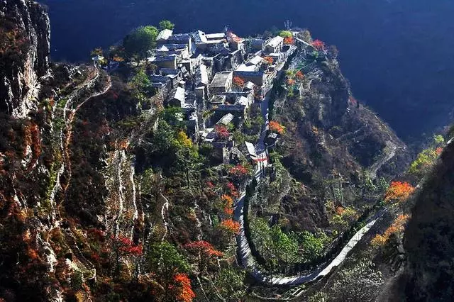 岳飛的後代為避世在太行深處建了一個世外桃源——岳家寨
