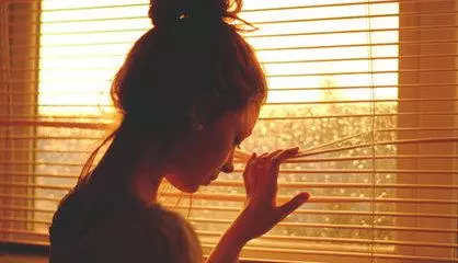 小叔子在我房間玩電腦,我看到螢幕上的一行字,給了他一巴掌!