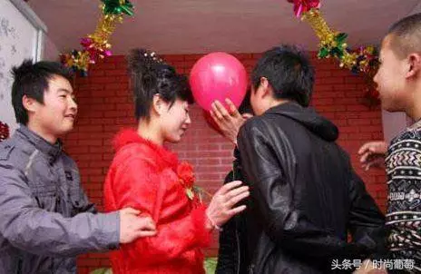 我出差回家,6歲女兒說叔叔常來家打媽媽,老婆回家我抽她巴掌