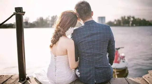 結婚當天,我老婆哭了,是我罵哭的,就連岳父大人都覺得我做的對