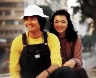 結婚32年恩愛如初!周潤發「曾對妻子說不會結婚」 如今兩人相知相惜一路走來:牽手共度平淡的餘生