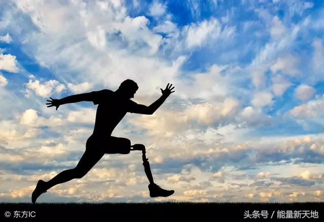 別人瞧不上你,你就越要努力,別人打擊你,你越要做出成績來