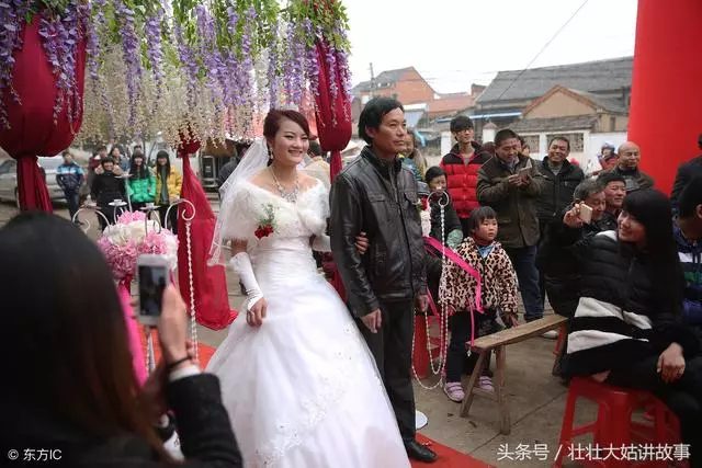 外甥滿月酒我裝病沒去,婆婆帶回一袋喜蛋,打開我哭紅雙眼