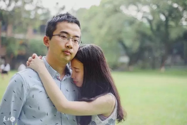 五年前我向女友求婚,她說我太窮,五年後她向我求婚,我說你太老