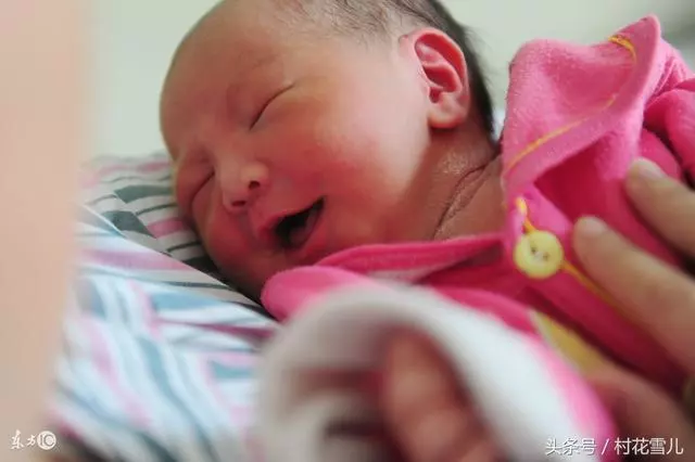 我生下女兒,婆婆百般疼愛,5歲侄子無意中一話,我情緒失控