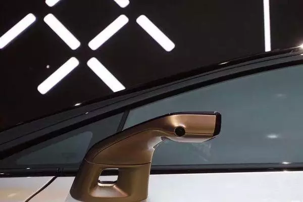 為何日本要取消汽車後視鏡?知道真相後,想知道中國又何時取消?