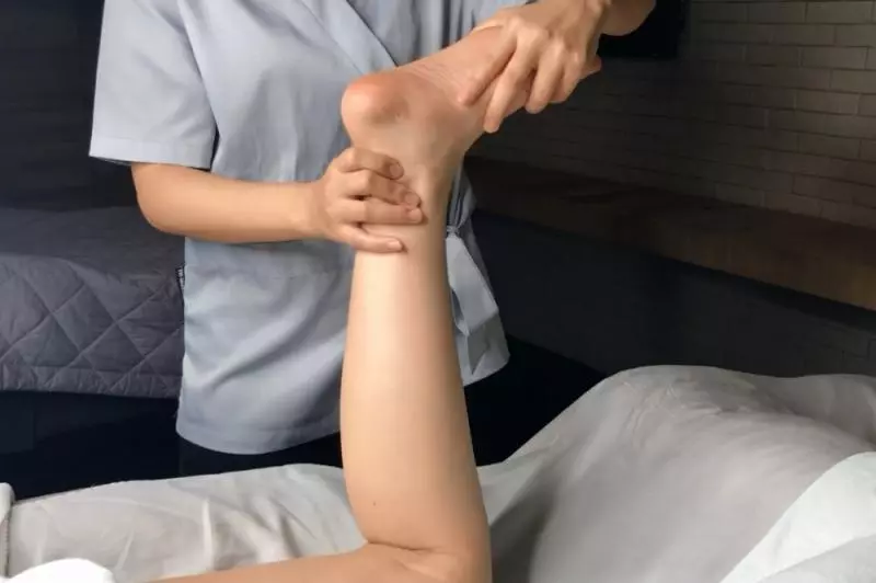 每到下午腳就腫了一圈,解救腫腫腿的超簡單居家按摩得馬上學起來