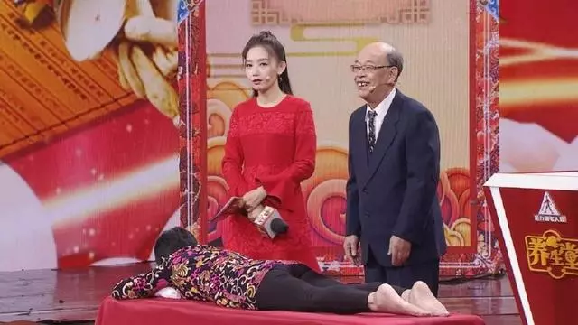這種睡姿易傷腰,三個動作,每天在家做一做,告別腰腿痛!