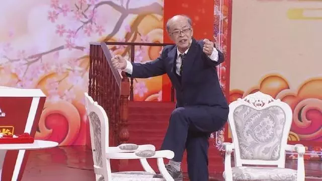 這種睡姿易傷腰,三個動作,每天在家做一做,告別腰腿痛!