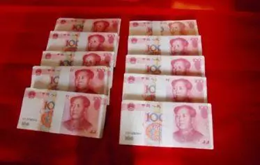結婚時要20萬彩禮,老婆只陪嫁個痰盂,生氣打碎後,我當場蒙了