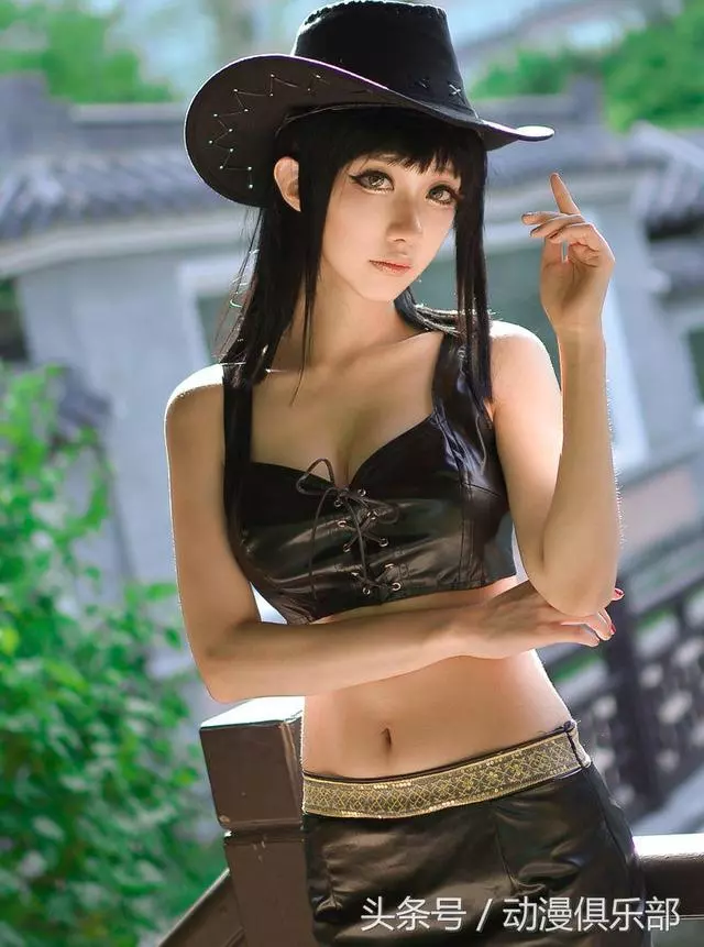 海賊王:海賊真人版你見過沒?baby-5神還原,娜美身材比原版好!