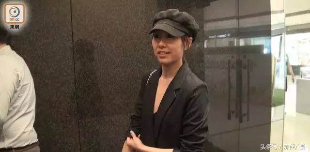 陳展鵬大婚傷透胡定欣,因愛生恨解約無線,效仿阿佘不屑視後寶座