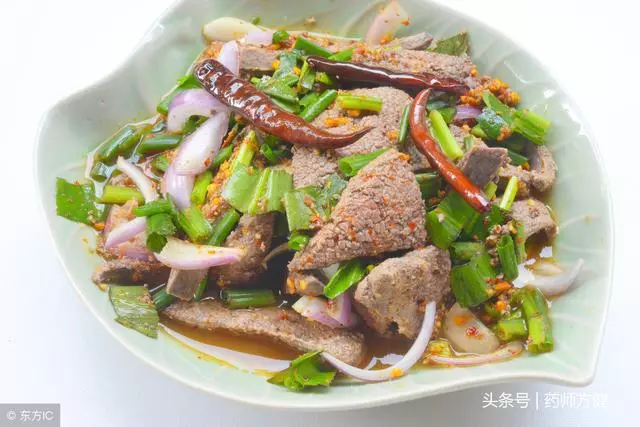 尿酸高的人哪些食物不能吃?醫生:把握這三點,就能遠離痛風!