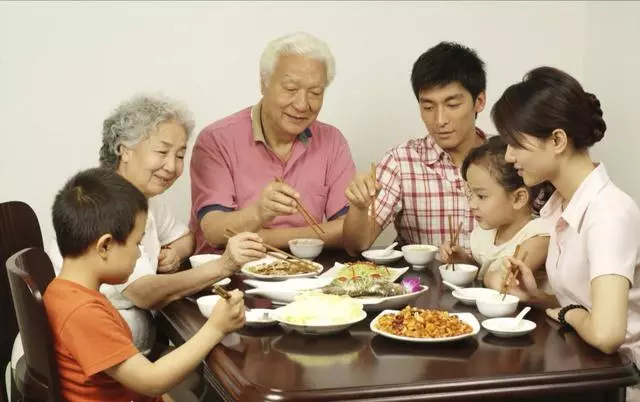 吃飯記住這九個不要,一個重要,遠離疾病,健康長壽