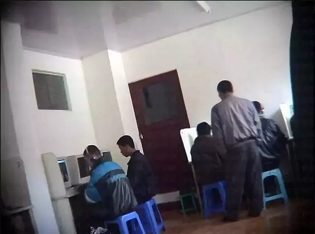 實拍世界各地網吧,伊拉克的網吧最刺激