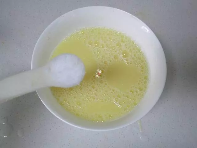 這道菜,蒸一蒸10分鐘上桌,原汁原味的味鮮,好吃又下飯