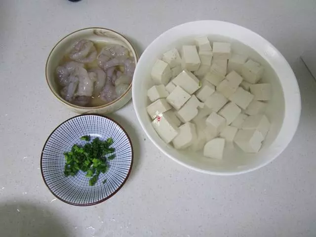 這道菜,蒸一蒸10分鐘上桌,原汁原味的味鮮,好吃又下飯