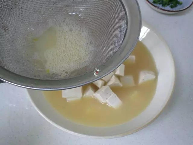 這道菜,蒸一蒸10分鐘上桌,原汁原味的味鮮,好吃又下飯