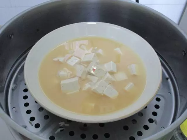 這道菜,蒸一蒸10分鐘上桌,原汁原味的味鮮,好吃又下飯
