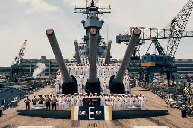 一門炮竟相當於一個炮兵營的火力,055的這門130艦炮有何神奇之處