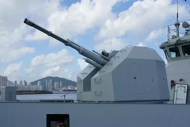 一門炮竟相當於一個炮兵營的火力,055的這門130艦炮有何神奇之處