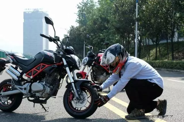 首款國四迷你摩托車,小身材擁有大能量天地遊俠D3測評