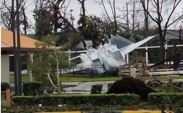 美軍基地又遭襲擊,20餘戰機損壞!美國卻只能打掉牙齒往肚子裡吞