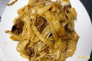中原夜市老牌手搖飲熄燈 網友不捨:青春的味道沒了